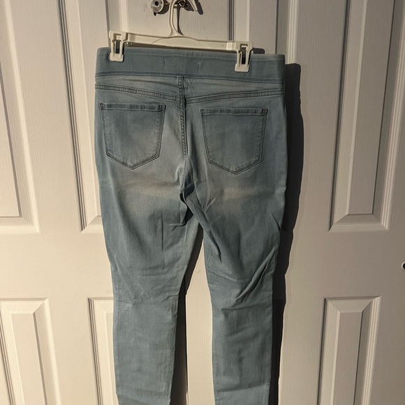 Old Navy Rockstar Denim Jeggings - Picture 3 of 3